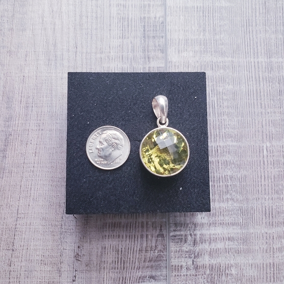 Vintage Sterling Silver Green Peridot Pendant - Picture 7 of 10